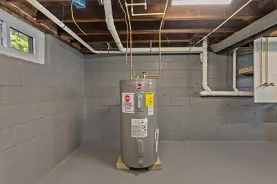 42 Porter St, Taunton, MA 02780 - Photo 16