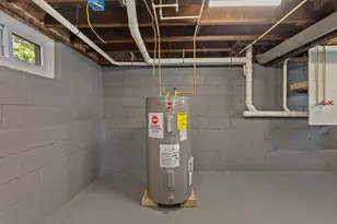 42 Porter St, Taunton, MA 02780 - Photo 16