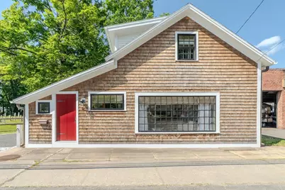 14 Sugarloaf St, Deerfield, MA 01373 - Photo 1