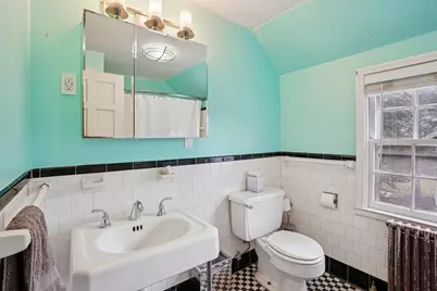 2 Saxon Rd, Worcester, MA 01602 - Photo 10