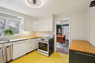 2 Saxon Rd, Worcester, MA 01602 - Photo 6