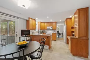 31 Old Stagecoach Rd, Bedford, MA 01730 - Photo 14