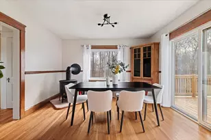 21 Brewster Rd, Worcester, MA 01602 - Photo 12