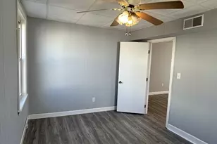 11 Davis St, Fall River, MA 02720 - Photo 10