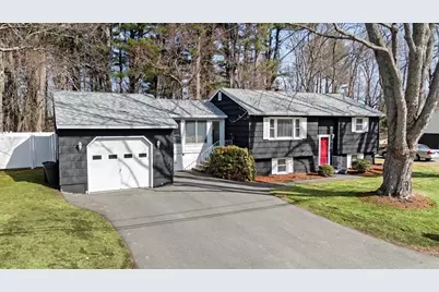 58 Oakcrest Circle, Methuen, MA 01844 - Photo 2