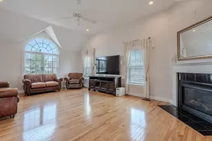 9 Kettle Way, Dracut, MA 01826 - Photo 2