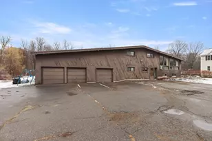 246 E Main St, Georgetown, MA 02766 - Photo 2