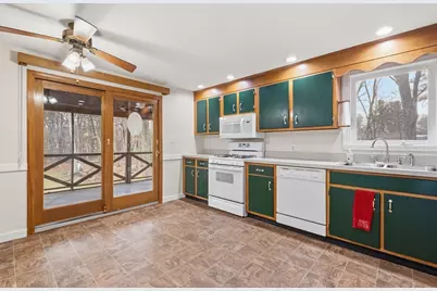 18 Moosewood St, Billerica, MA 01821 - Photo 8