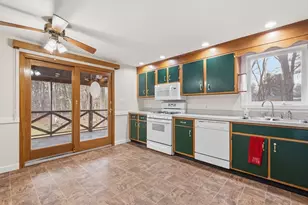 18 Moosewood St, Billerica, MA 01821 - Photo 8