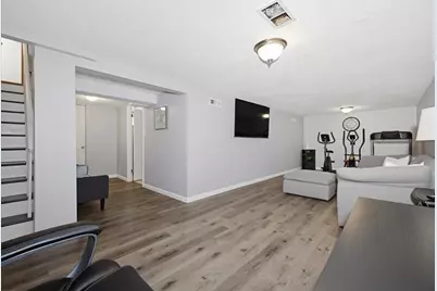 5 Coolidge St, Billerica, MA 01821 - Photo 16