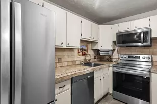 21 Erick Rd, Mansfield, MA 02048 - Photo 8