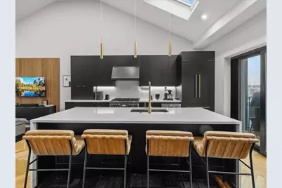 760 E Broadway #U:2, Boston, MA 02127 - Photo 8