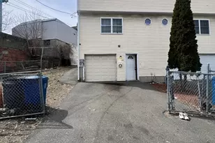 164 Union St, Lawrence, MA 01841 - Photo 2