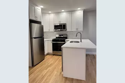 393 W Broadway #7, Boston, MA 02127 - Photo 2