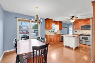 135 Nutmeg Cir, Chicopee, MA 01020 - Photo 8