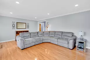 135 Nutmeg Cir, Chicopee, MA 01020 - Photo 16