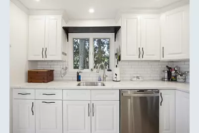 5 Viking St #A, Gloucester, MA 01930 - Photo 12