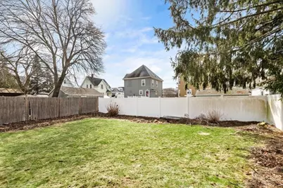 10 Columbus Ave, Saugus, MA 01906 - Photo 26