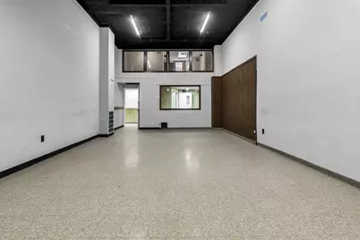 468 Essex St, Lawrence, MA 01840 - Photo 16