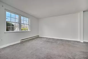 252 West St, Amherst, MA 01002 - Photo 4