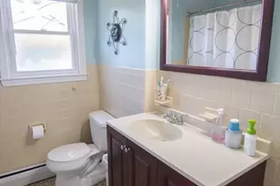 60 Greenleaf Cir, Framingham, MA 01701 - Photo 12