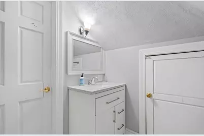 614 E 3rd #3, Boston, MA 02127 - Photo 8