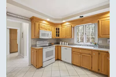 51 Colonial Ave, North Andover, MA 01845 - Photo 12