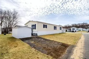 556 Central St, Leominster, MA 01453 - Photo 30