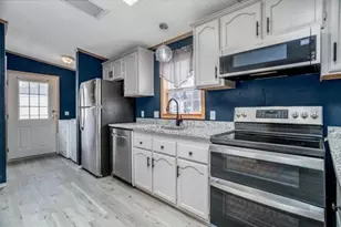 556 Central St, Leominster, MA 01453 - Photo 14