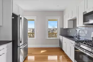 7 Speedwell St, Boston, MA 02122 - Photo 4