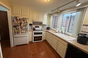 4 Longwood Dr, Andover, MA 01810 - Photo 6