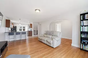 38 White St, Chicopee, MA 01013 - Photo 4