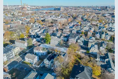 2 Hillside Ave, Somerville, MA 02145 - Photo 2