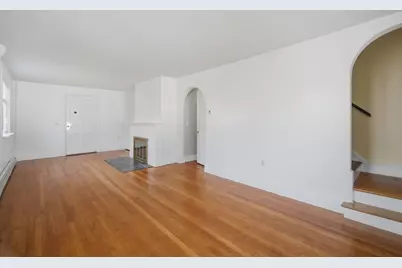 77 Locust Street, Holyoke, MA 01040 - Photo 18