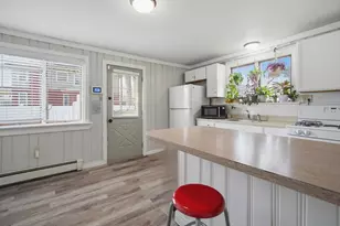 77 Locust St, Holyoke, MA 01040 - Photo 10