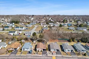 27 Castle Rd, Attleboro, MA 02703 - Photo 32