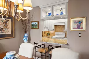 33 Breakwater Dr, Chelsea, MA 02150 - Photo 8