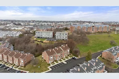 33 Breakwater Dr #33, Chelsea, MA 02150 - Photo 20