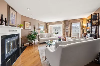 33 Breakwater Dr #33, Chelsea, MA 02150 - Photo 6