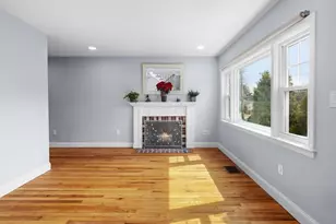 165 Hartford, Natick, MA 01760 - Photo 4