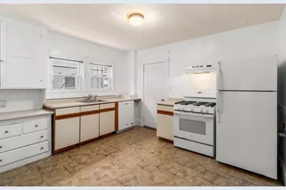 27-28 Seagrave Rd, Cambridge, MA 02140 - Photo 16