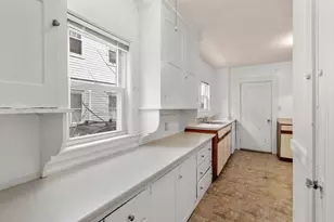 27-28 Seagrave Rd, Cambridge, MA 02140 - Photo 14