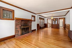 27-28 Seagrave Rd, Cambridge, MA 02140 - Photo 6