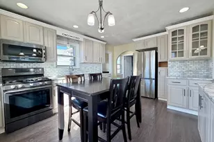 36 Annavoy, Boston, MA 02128 - Photo 2