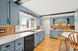 44 Hillview Ave, Holbrook,  02343 - Photo 10