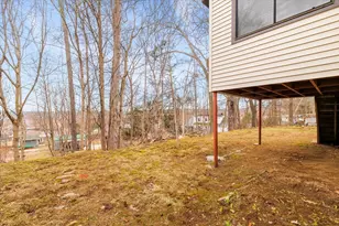 26 Roosevelt Dr, Southbridge, MA 01550 - Photo 16