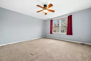 401 Forest Park Dr, Auburn, MA 01501 - Photo 14