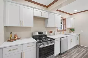 95 Dickinson St, Springfield, MA 01108 - Photo 32