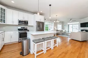 135 Sumner St, Quincy, MA 02169 - Photo 6