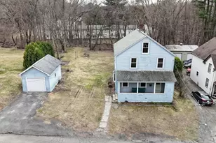 14 Dewey St, Easthampton, MA 01027 - Photo 2